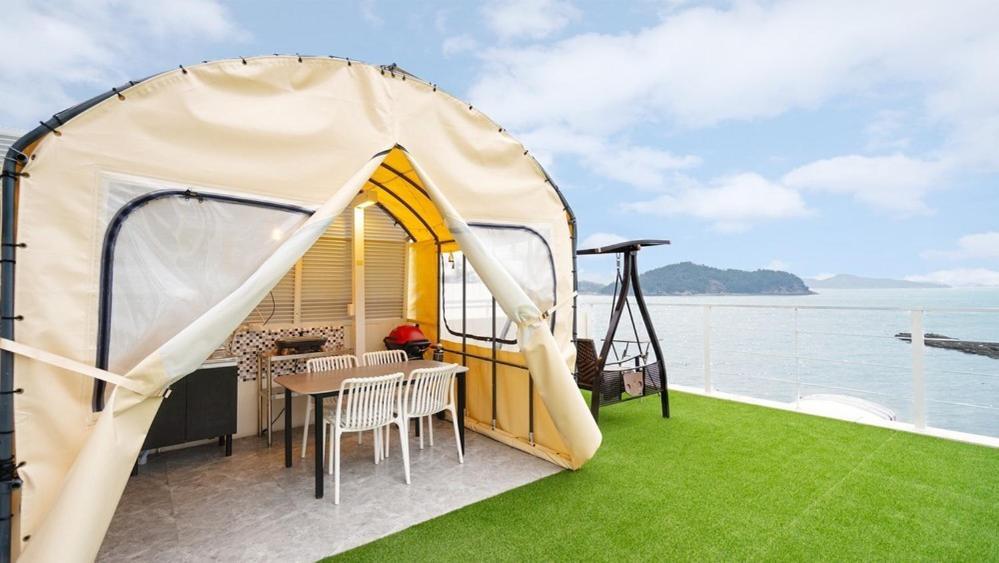 Hotel Namhae Yeogi Namhae Zimmer foto